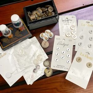 Vintage Hand Painted Lacquered Trinkets Box & 96 Antique Buttons 2 Thimbles